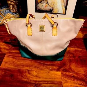 Dooney & Bourke Florentine East/West Chelsea Leather Tote/Shopper NWOT